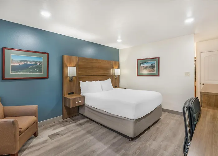 Best Western Plus Clocktower Inn